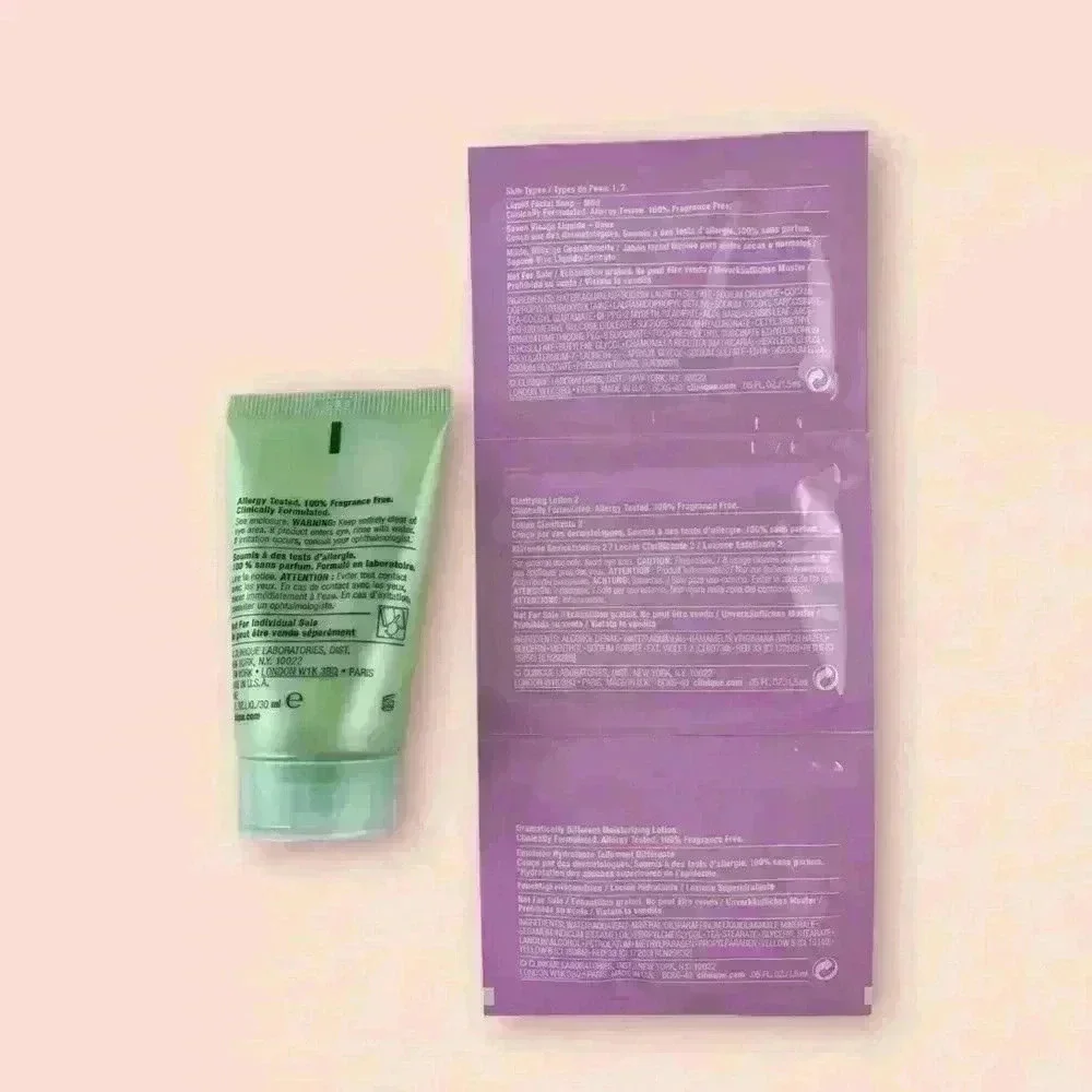 CLINIQUE 7 Day Scrub Cream Rinse-Off Formula 1oz/30mL w/ 3 Step Cleanser Sample.